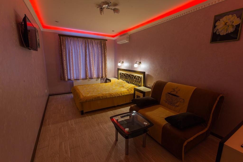 Modern Apartment On Akademika Sakharova 27A Ivano-Frankivsk Luaran gambar