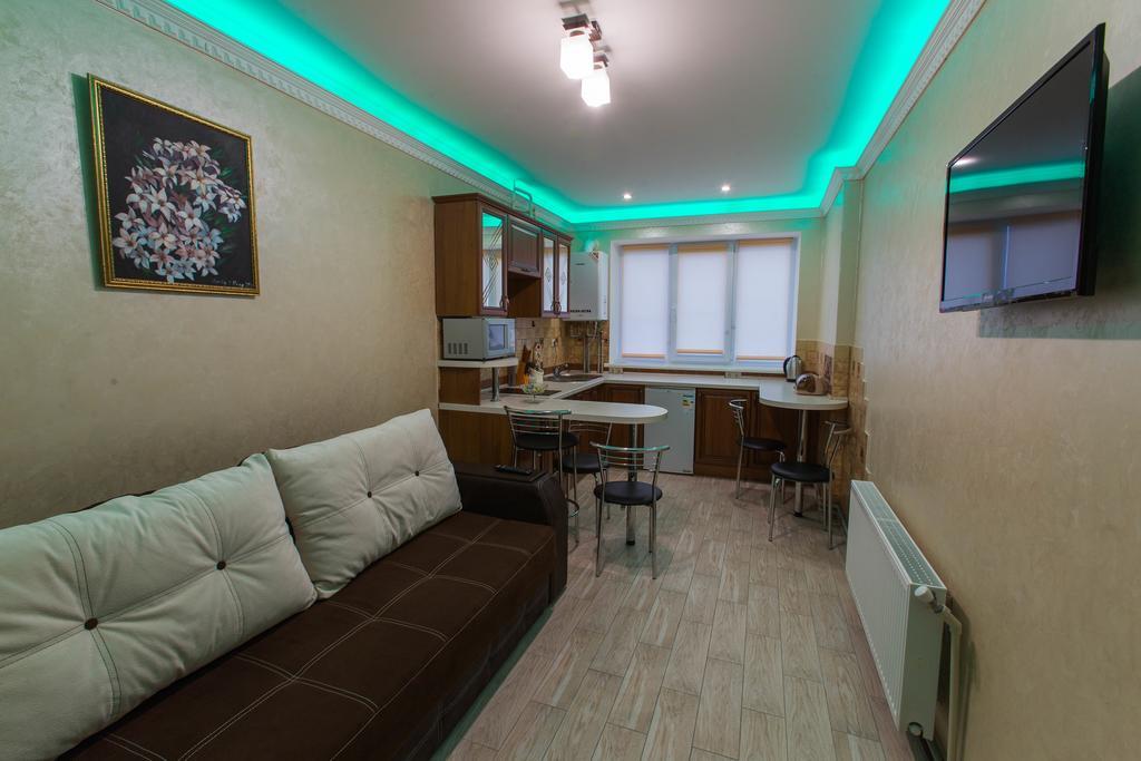 Modern Apartment On Akademika Sakharova 27A Ivano-Frankivsk Luaran gambar